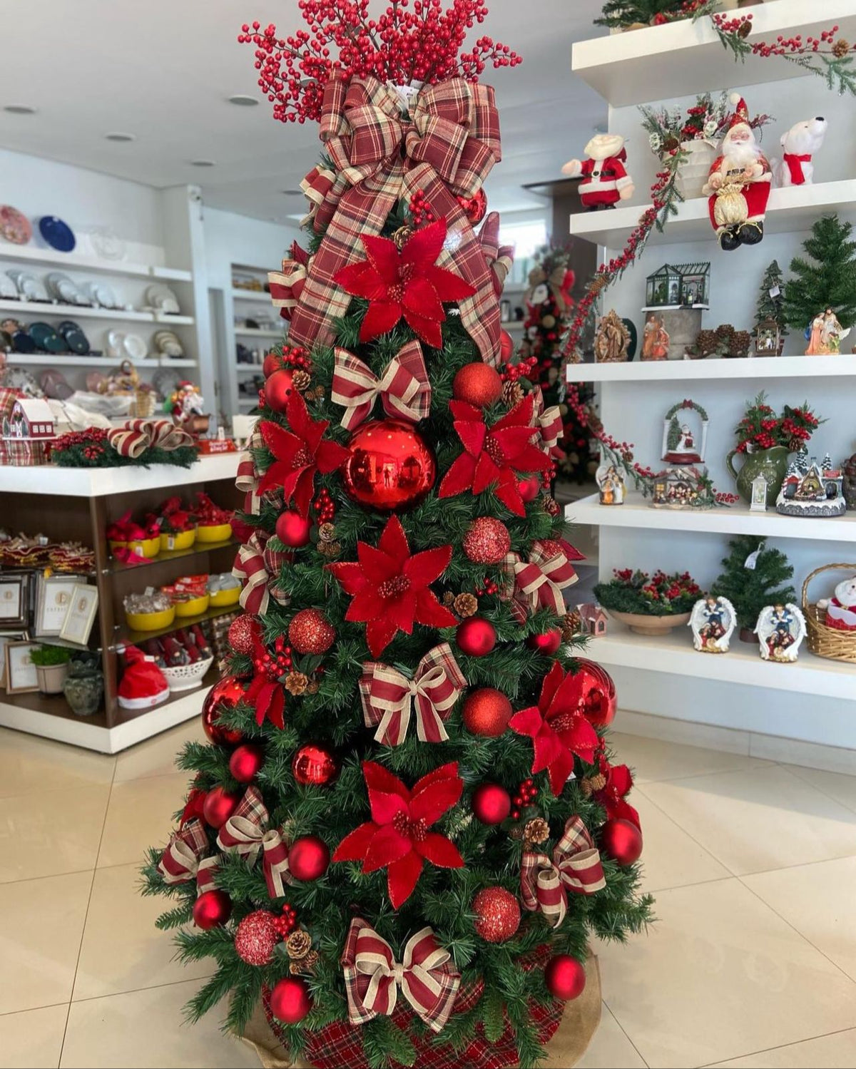 Árvore de Natal + Decoração 360º Joy Inclusa - 2,10 Metros