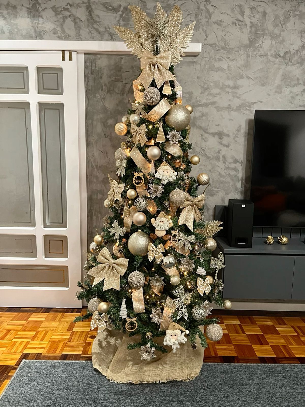 Árvore de Natal  + Decoração Goldnes 360º Inclusa - 2,10 Metros